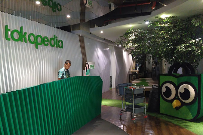 Bagaimana cara menghubungi CS Tokopedia jika pesanan belum sampai?